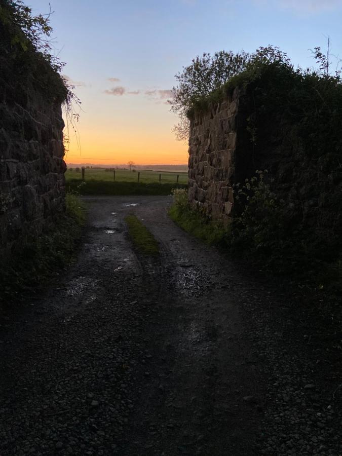 Hotel Little Lake Couk Armoy Exterior foto